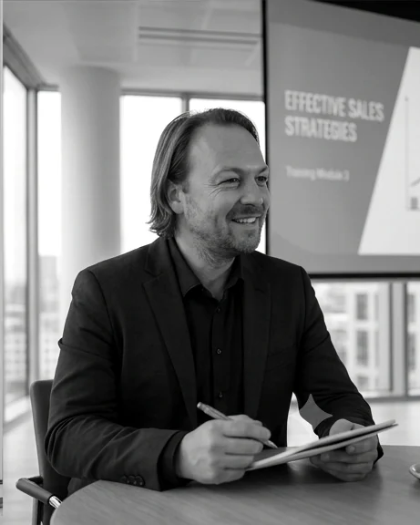 Steven Meel begeleidt een praktisch salescoachinggesprek